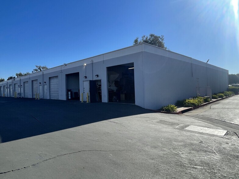 More Photos Of 7251 Garden Grove Blvd, Garden Grove Light Manufacturing For Lease