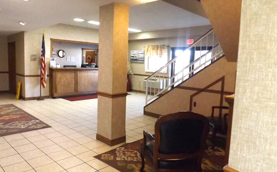 More Photos Of 612 W B St, McCook Hotel For Sale
