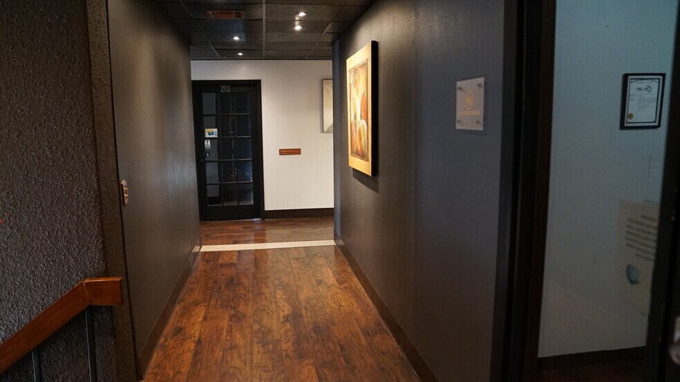 More Photos Of 6670 S Lewis Ave, Tulsa Office For Sale
