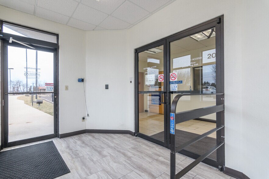 More Photos Of 2023 St. Mary's Blvd, Jefferson City Medical For Lease