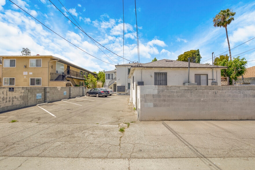More Photos Of 1937 17th St, Santa Monica Apartments For Sale