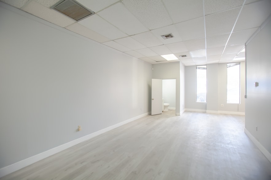 More Photos Of 16350 NE 12th Ave, North Miami Beach General Retail For Lease