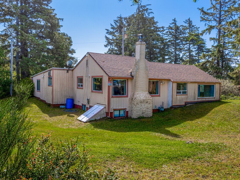 More Photos Of 2624 Neawanna St, Seaside Specialty For Sale