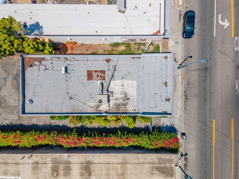 More Photos Of 10746 Magnolia Blvd, North Hollywood Medical For Sale