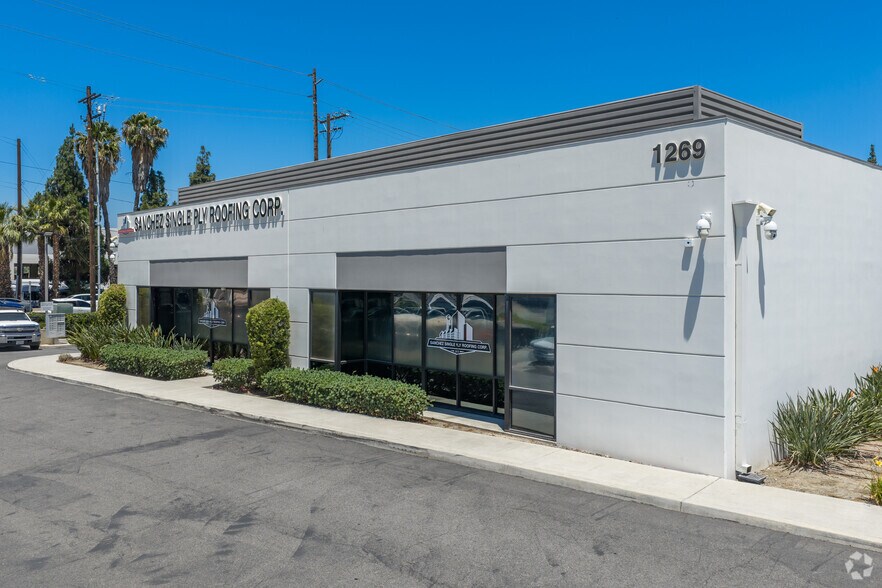 More Photos Of 1269 W Pomona Rd, Corona Flex For Lease