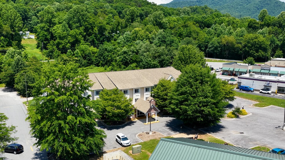 Primary Photo Of 674 Casino Trl, Cherokee Hotel For Sale