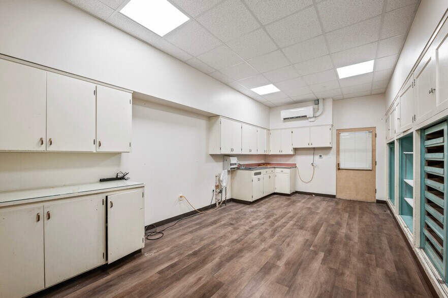 More Photos Of 115 NW State St, Pullman Loft Creative Space For Sale