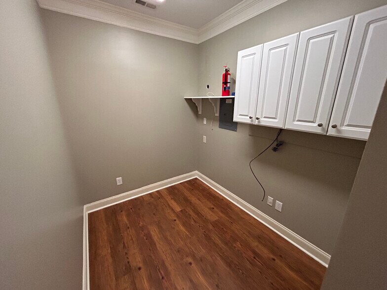 More Photos Of 1050 Shiloh Rd NW, Kennesaw Office For Lease