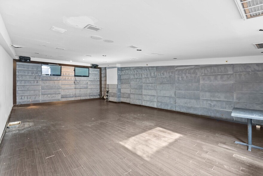 More Photos Of 1312 South St, Philadelphia Storefront Retail Residential For Sale