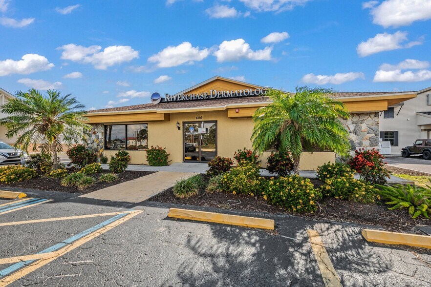 More Photos Of 406 N Indiana Ave, Englewood Medical For Sale