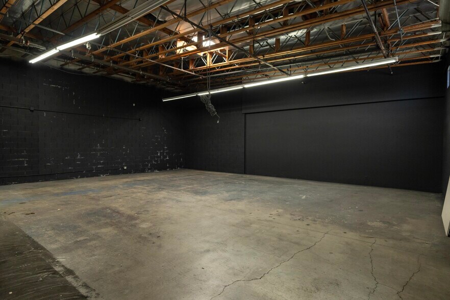 More Photos Of 15136 Valley Blvd, La Puente Warehouse For Lease
