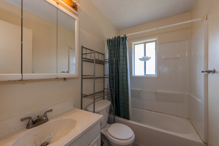 More Photos Of 10-36 Linda St, Tallmadge Apartments For Sale