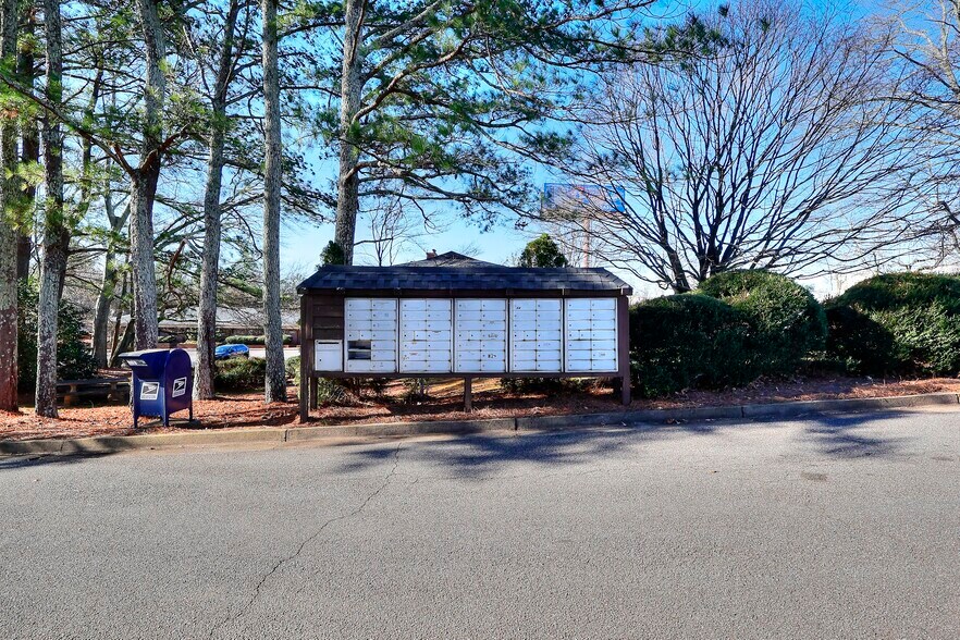 More Photos Of 11205 Alpharetta Hwy, Roswell Office Residential For Lease