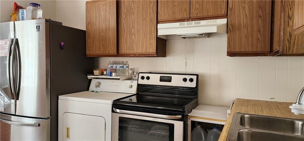 More Photos Of 205 Glenview Ter, Winder Multifamily For Sale