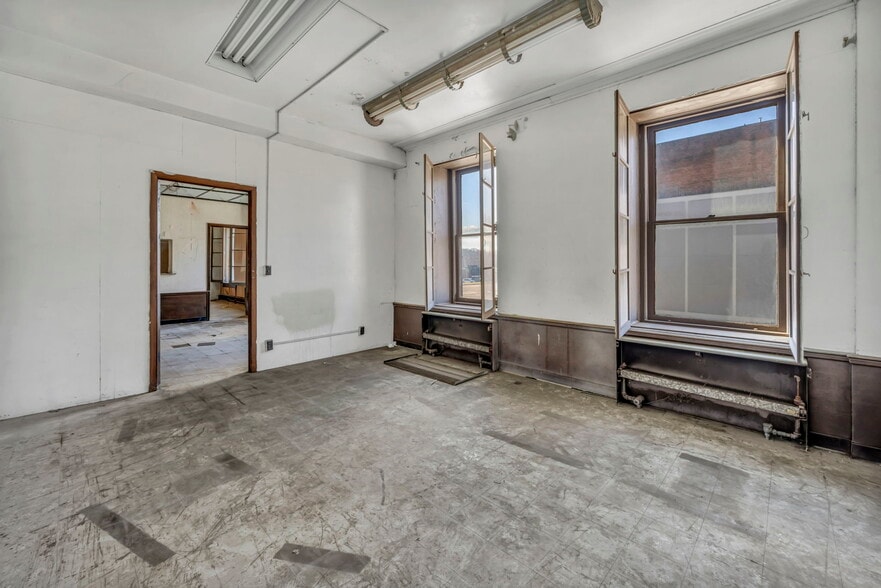 More Photos Of 112-130 Erie St S, Massillon Office For Sale