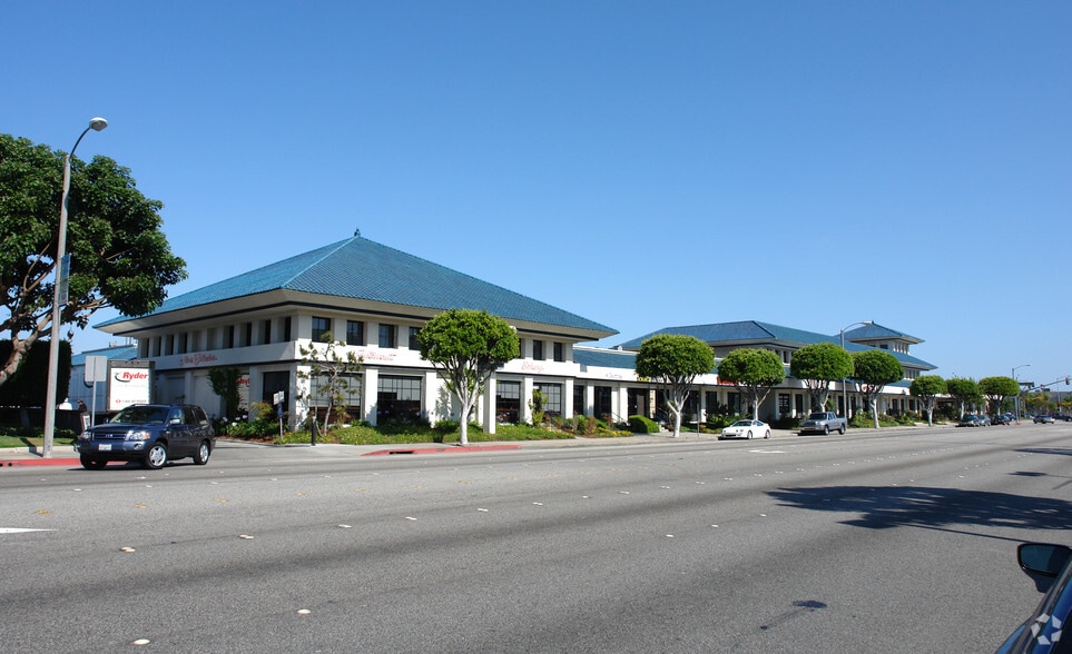 More Photos Of 15460-15508 S Western Ave, Gardena Unknown For Lease