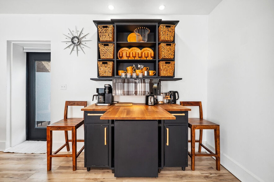 More Photos Of 13662 Red Arrow Hwy, Harbert Hotel For Sale