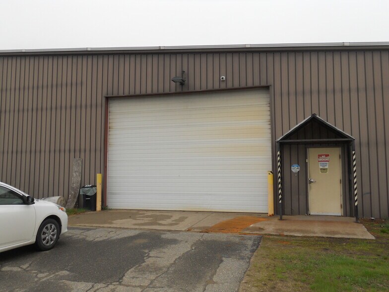 More Photos Of 10 Precision Dr, North Springfield Industrial For Lease