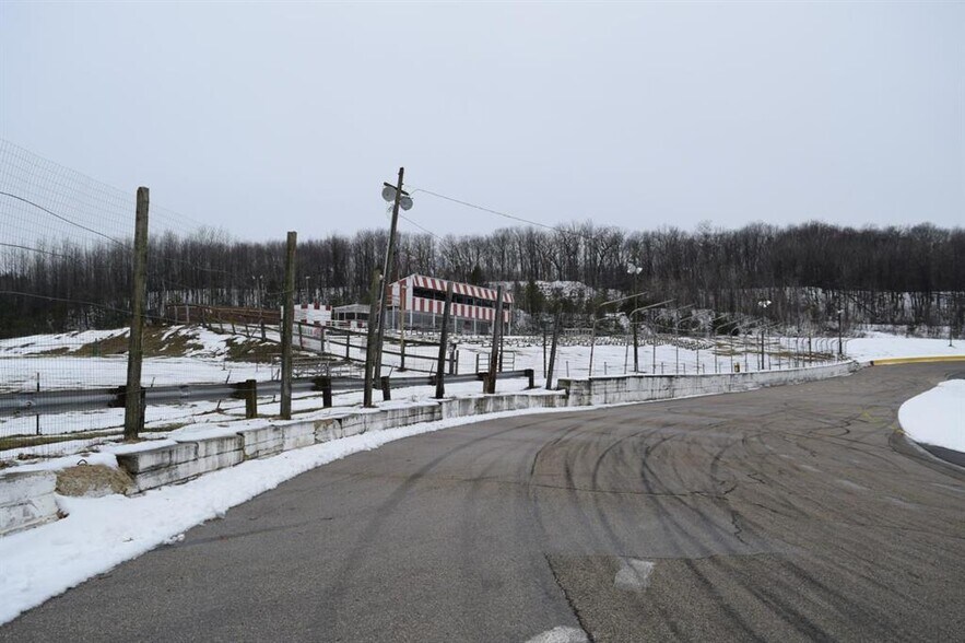 More Photos Of 11215 Flagstaff Rd, Tomah Racetrack For Sale