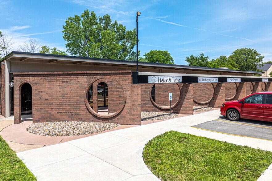 More Photos Of 816-818 NW Park Ln, Lee's Summit Office For Lease