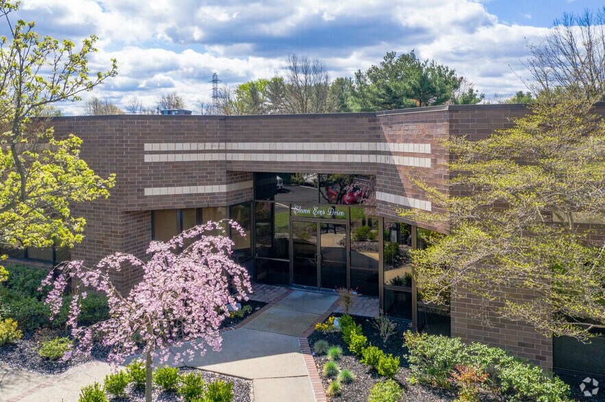 More Photos Of 11 Eves Dr, Marlton Office For Lease