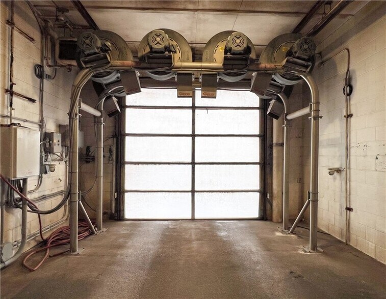 More Photos Of 701 S River St, Spooner Carwash For Sale