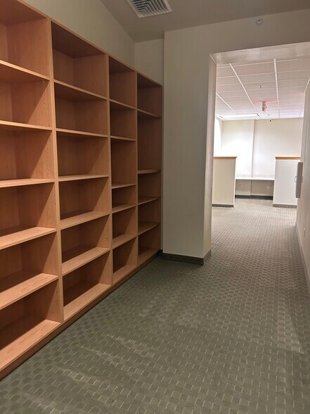 More Photos Of 525 SW Umatilla St, Redmond Office For Sale