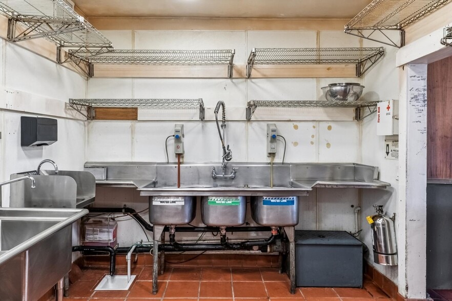 More Photos Of 11 Wharf Rd, Bolinas General Retail For Sale