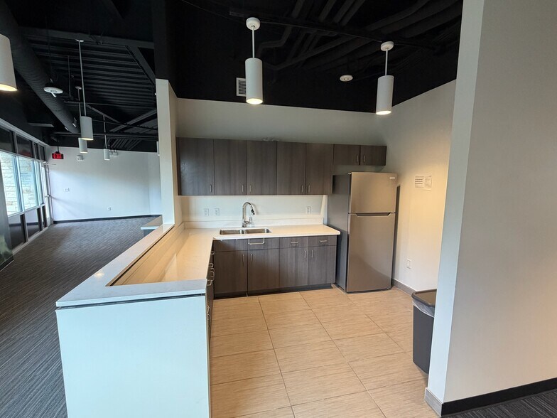 More Photos Of 411 W Main St, Round Rock Unknown For Lease