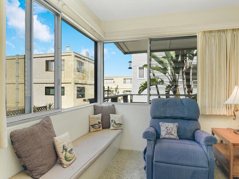 More Photos Of 375-381 Rosecrans St, San Diego Apartments For Sale