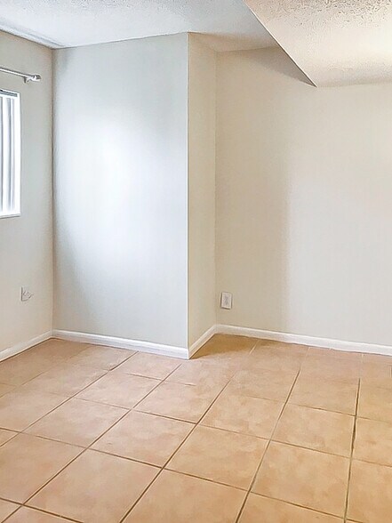More Photos Of 4103 Riverside Dr, Coral Springs Apartments For Sale