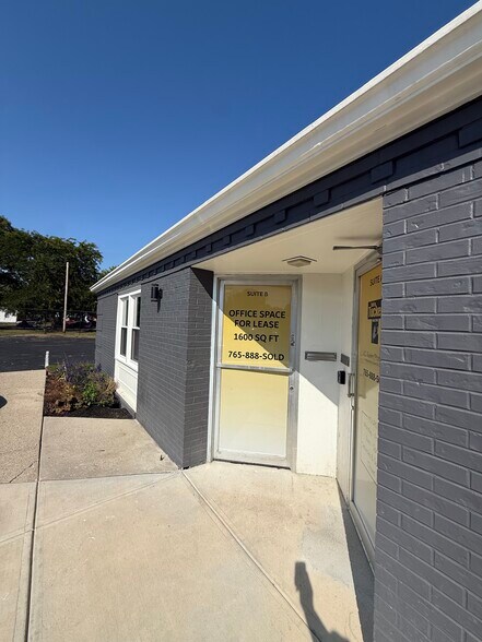 More Photos Of 522 W 8th St, Anderson Office For Lease