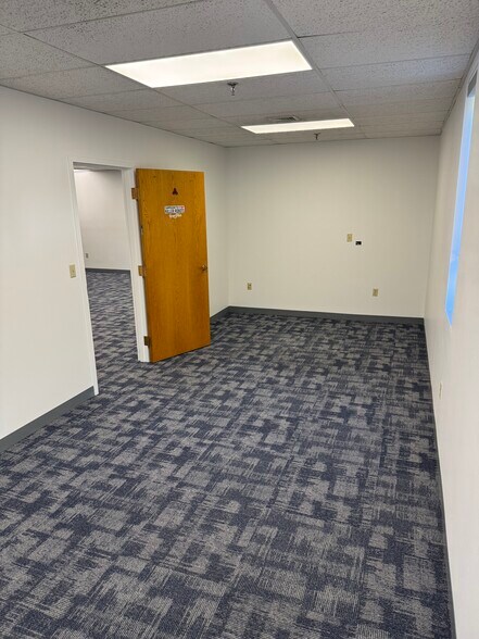 More Photos Of 110 Winn St, Woburn Office For Lease