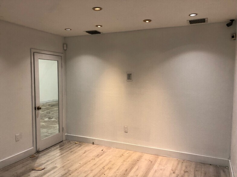 More Photos Of 7760 W 20th Ave, Hialeah Coworking Space