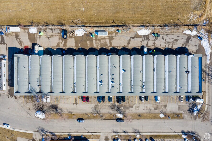 More Photos Of 4006-4030 4th St SE, Calgary Storefront For Lease