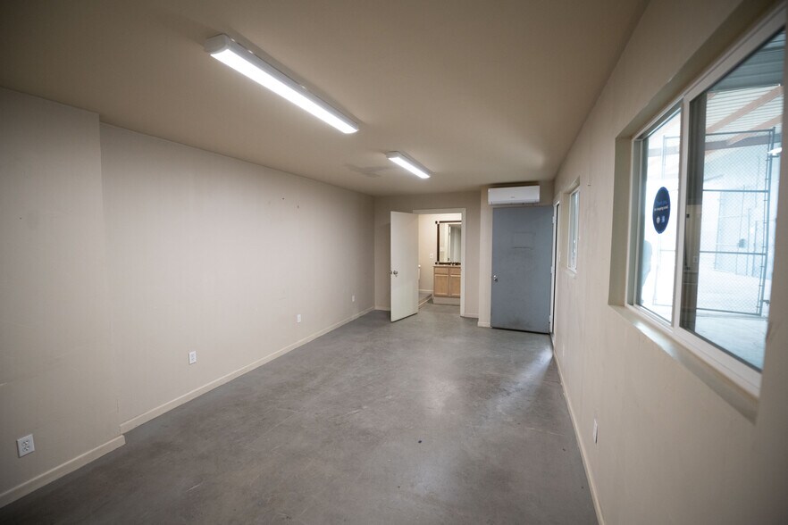 More Photos Of 1303 S Comal St, San Antonio Manufacturing For Lease