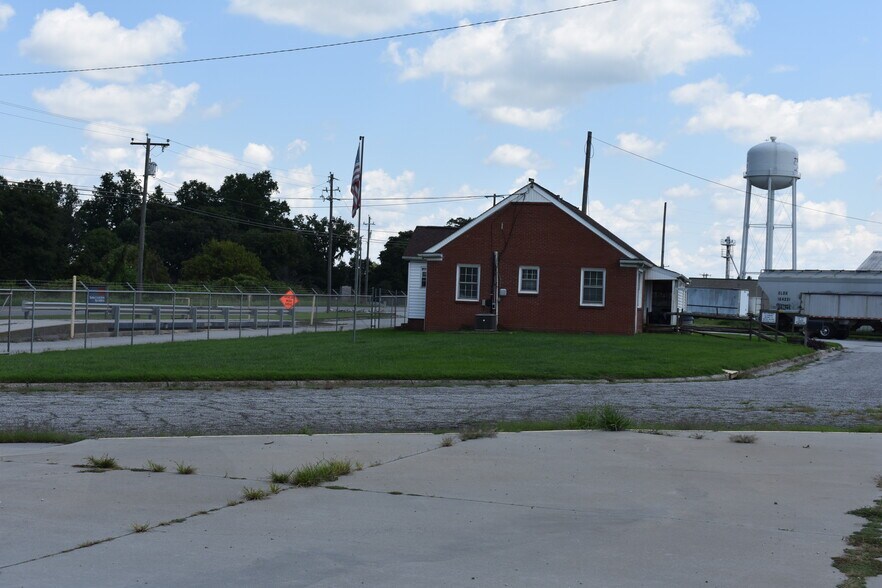 More Photos Of 2582 Salisbury Hwy, Statesville Manufacturing For Sale