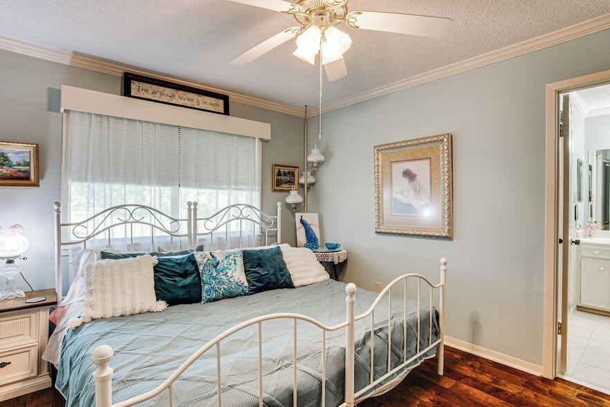More Photos Of 601 N Shipp St, Madisonville Specialty For Sale