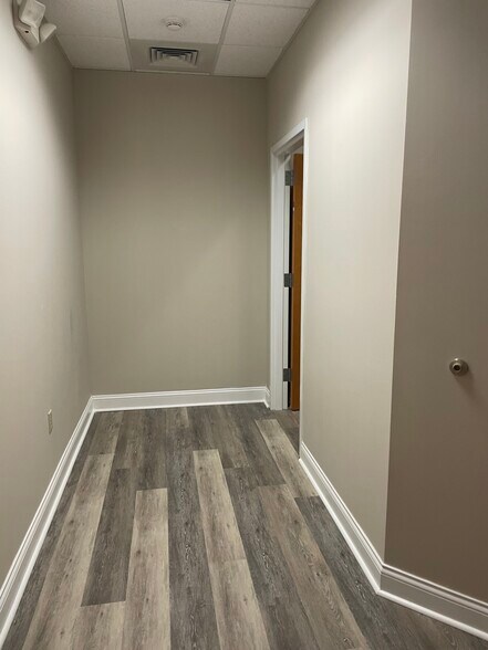 More Photos Of 715 N Church St, Charlotte Office For Sale