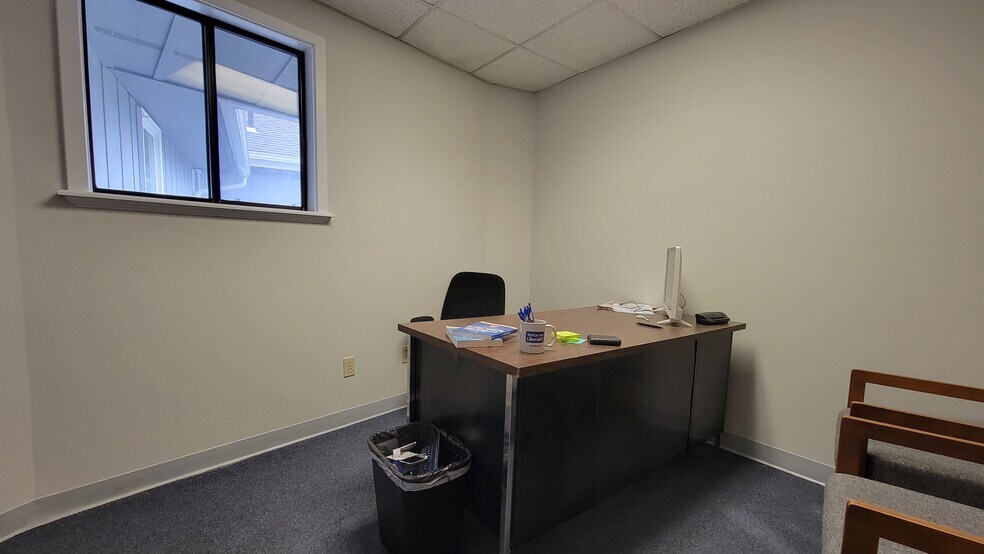 More Photos Of 1006 S Main St, Plantsville Office For Lease