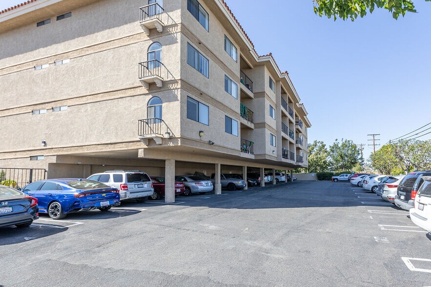 More Photos Of 18700 Florida St, Huntington Beach Apartments For Sale