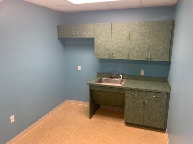 More Photos Of 7400 Technology Dr, West Melbourne Unknown For Lease