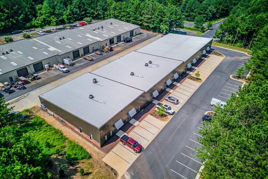 More Photos Of 5915 Steeplechase Blvd, Cumming Warehouse For Lease