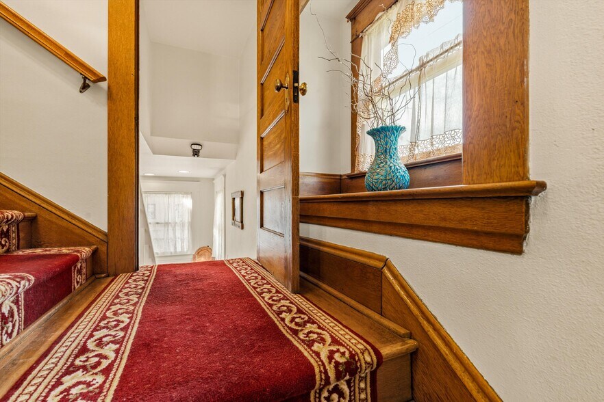 More Photos Of 340 NW 7th St, Corvallis Office Residential For Sale