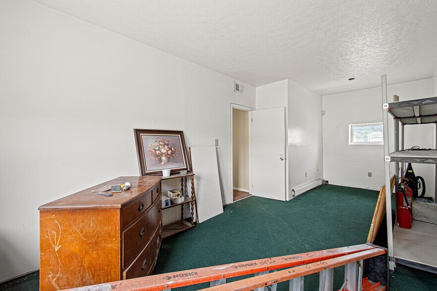 More Photos Of 305 Mill St, Coraopolis Storefront Retail Residential For Sale