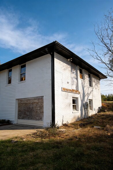 More Photos Of 706 Collins Hill Rd, Lawrenceville Office For Sale