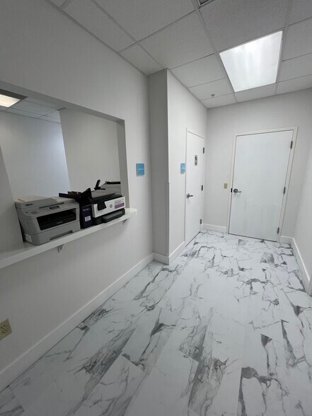 More Photos Of 14 Oak Forest Rd, Bluffton Medical For Sale