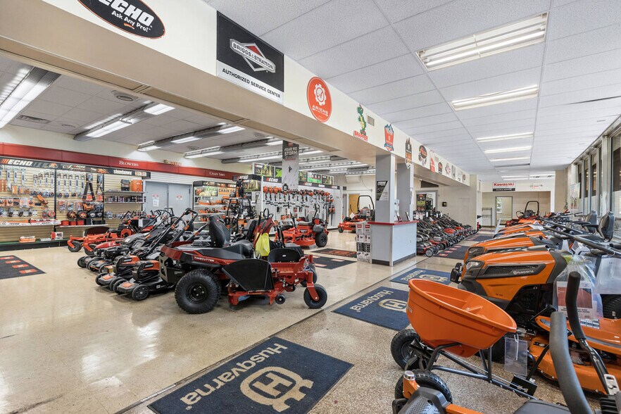 More Photos Of 520 E Bruceton Rd, Pittsburgh Freestanding For Sale