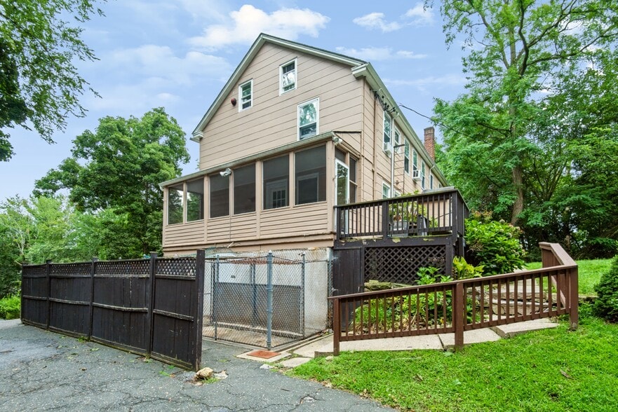 More Photos Of 1621 Harrison Ave, Mamaroneck Storefront Retail Residential For Sale