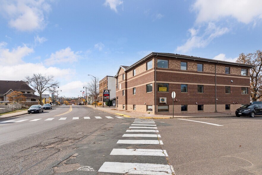 More Photos Of 307 N Cascade St, Osceola Medical For Lease